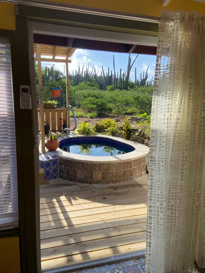 Cozy Studio With Private Spa Ораньестад Экстерьер фото